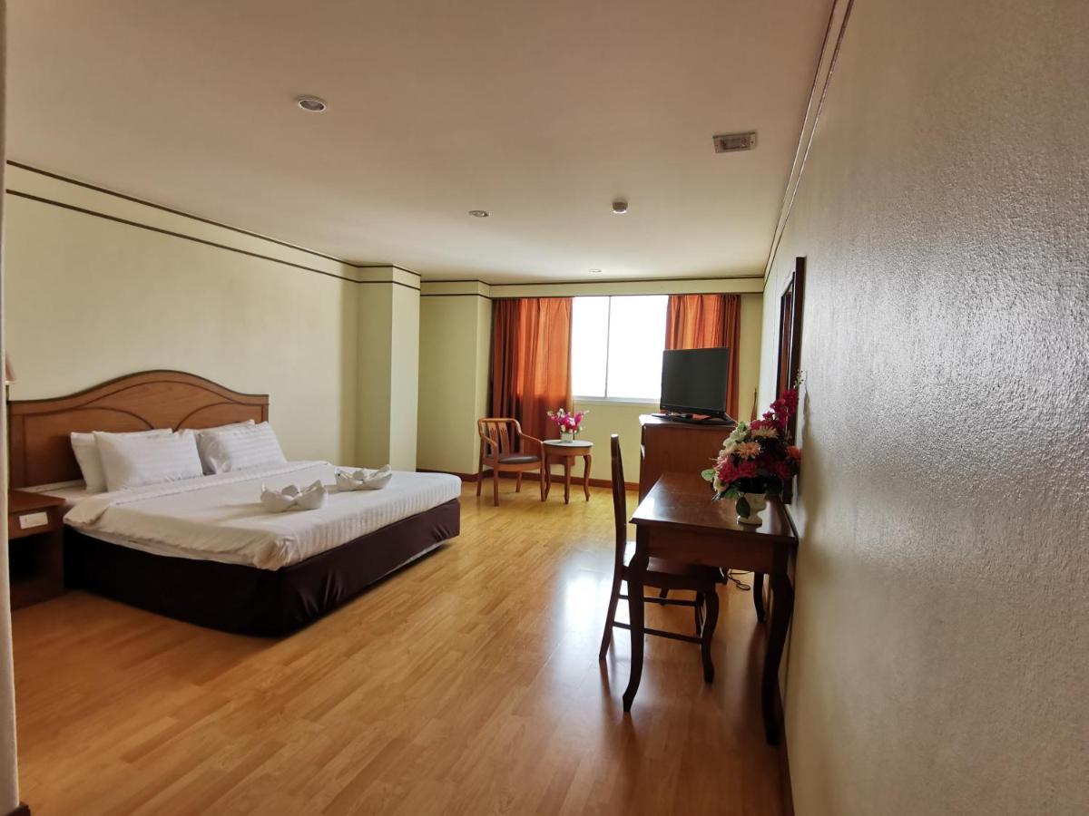 Hotel Morakot Twin Chumpon Extérieur photo