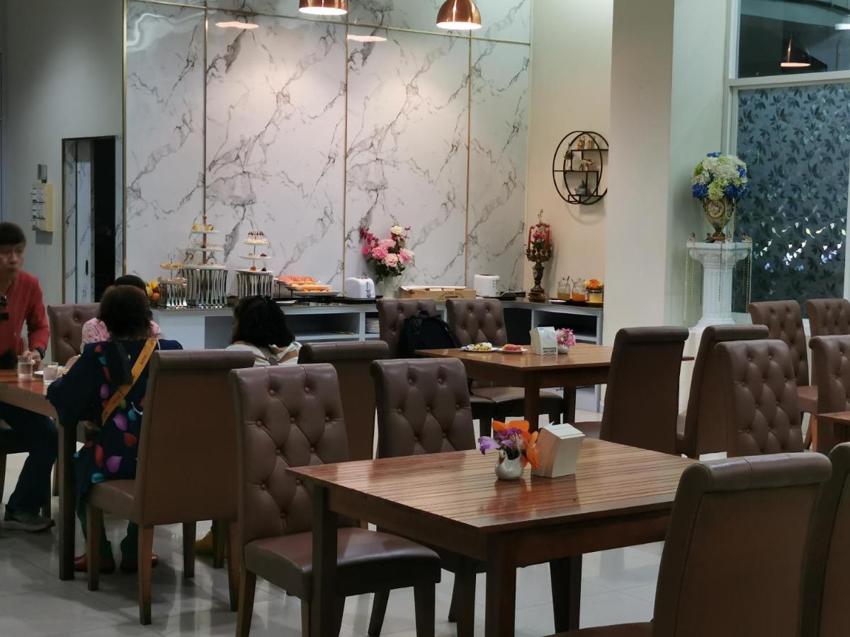 Hotel Morakot Twin Chumpon Extérieur photo