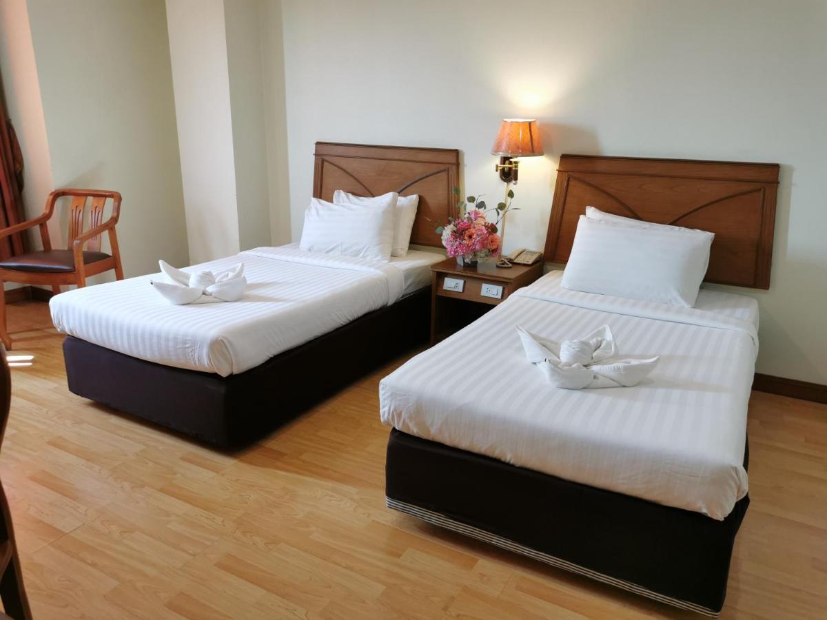 Hotel Morakot Twin Chumpon Extérieur photo