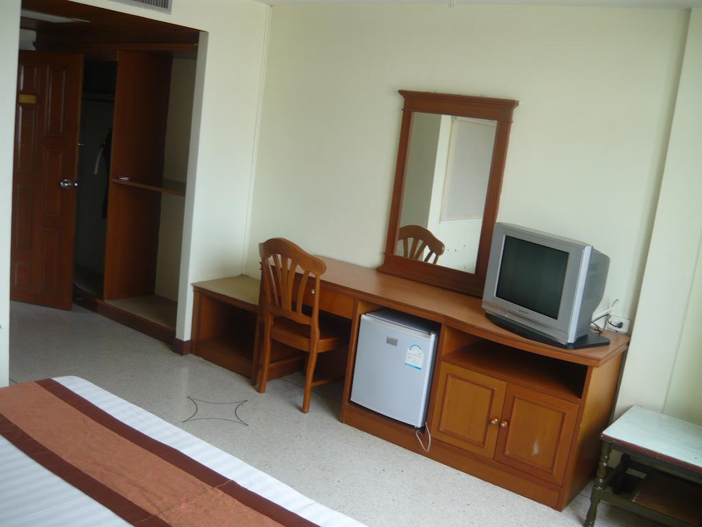 Hotel Morakot Twin Chumpon Chambre photo