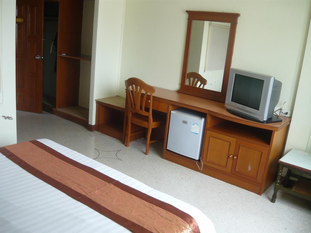 Hotel Morakot Twin Chumpon Chambre photo
