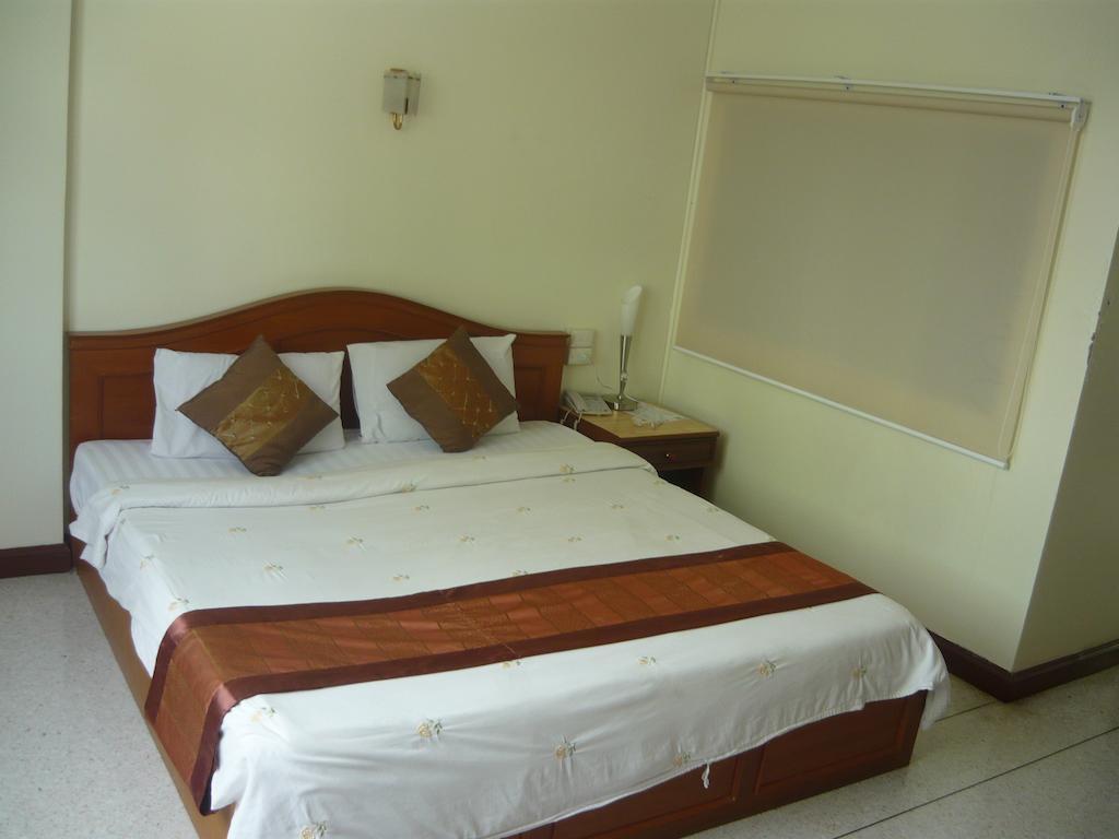 Hotel Morakot Twin Chumpon Extérieur photo
