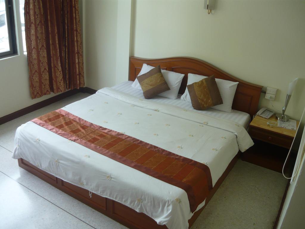 Hotel Morakot Twin Chumpon Chambre photo
